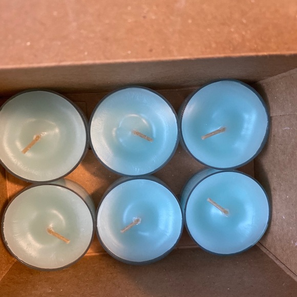 NIB PartyLite set of 18 tea light sampler - Picture 3 of 4